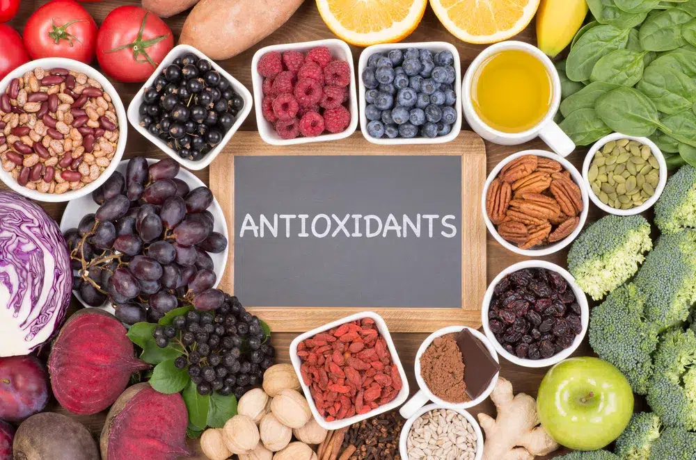 What Are the Benefits of Using an Antioxidant Supplement?